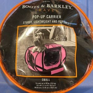 Boots and Barkley travel pop-up carrier